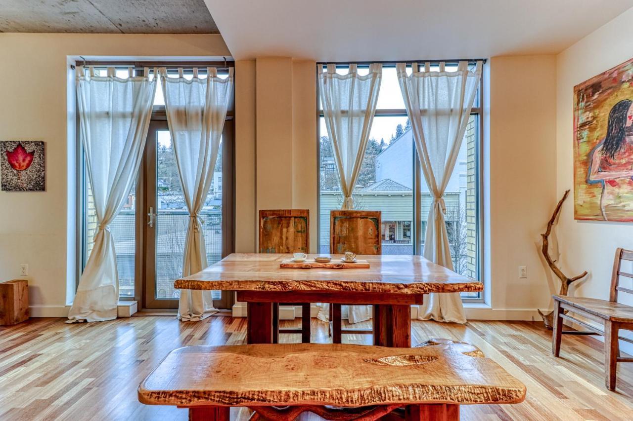 Готель Oak Street Lofts Гуд-Рівер Екстер'єр фото