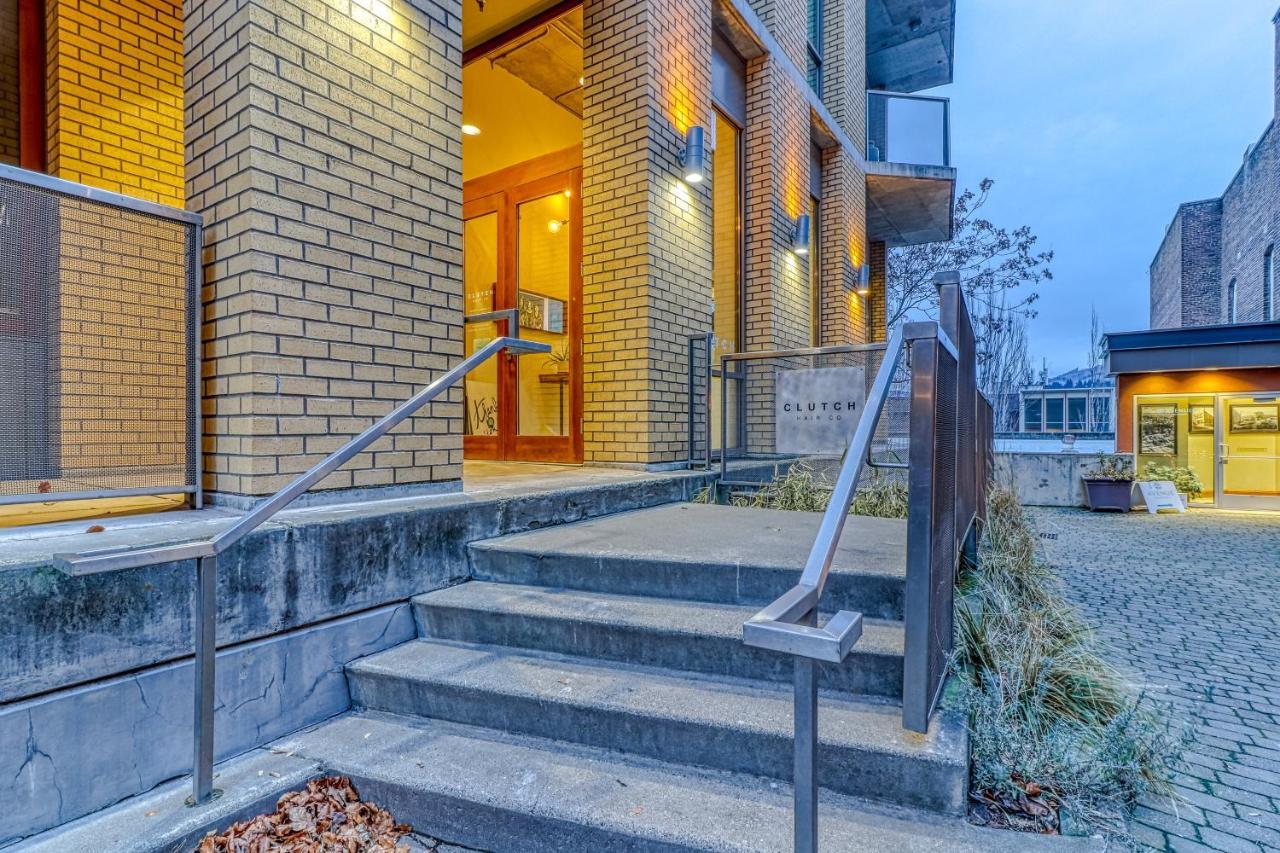 Готель Oak Street Lofts Гуд-Рівер Екстер'єр фото